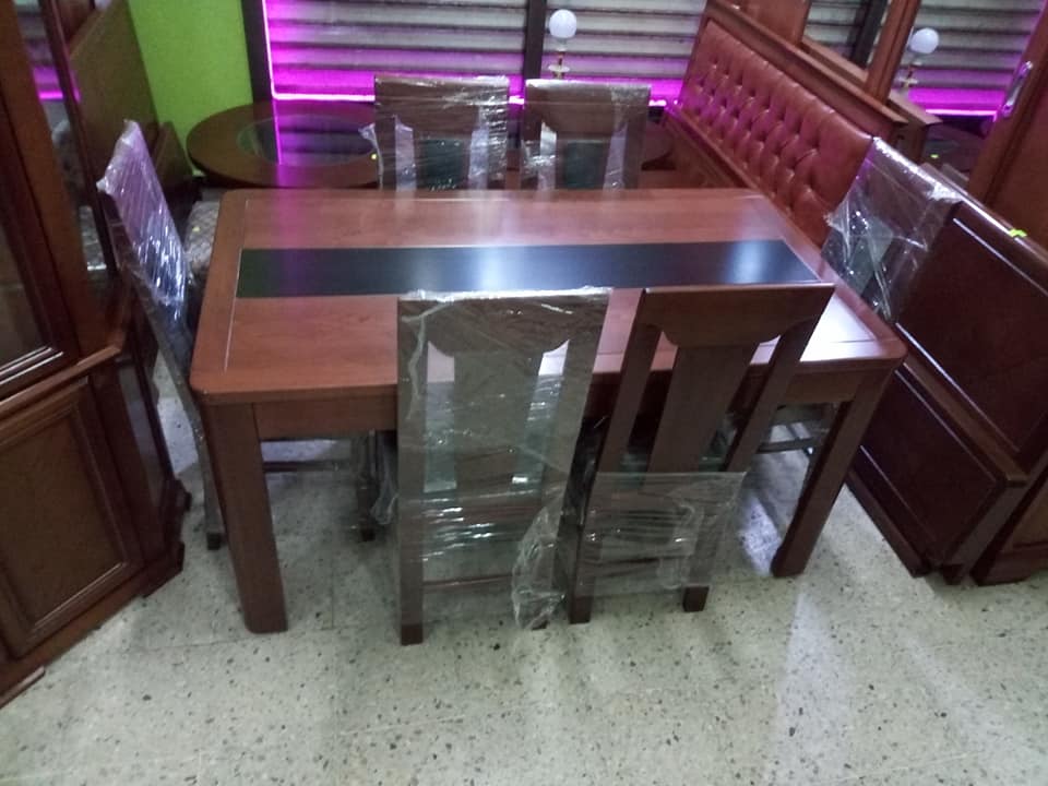 Table Salle A Manger Artikz Site Web D Annonce Gratuite Algerie